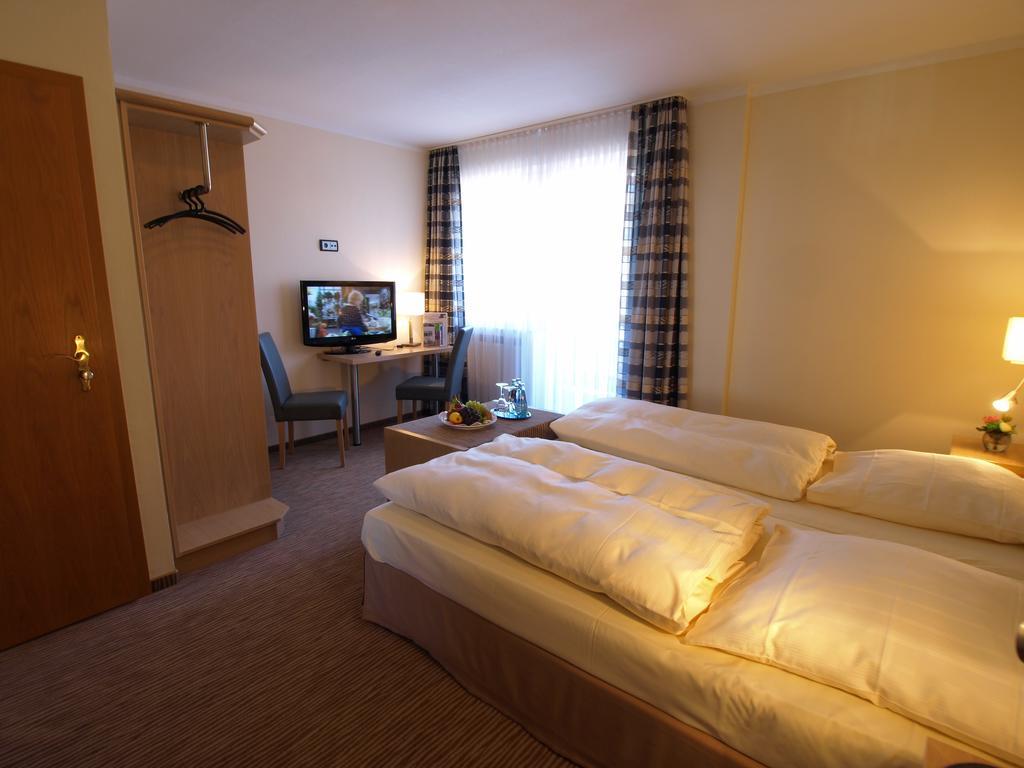 Hotel Landhaus Silbertanne Ротенбург-на-Фульде Экстерьер фото