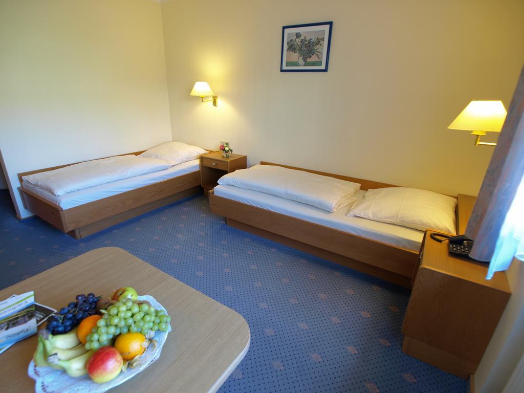 Hotel Landhaus Silbertanne Ротенбург-на-Фульде Экстерьер фото